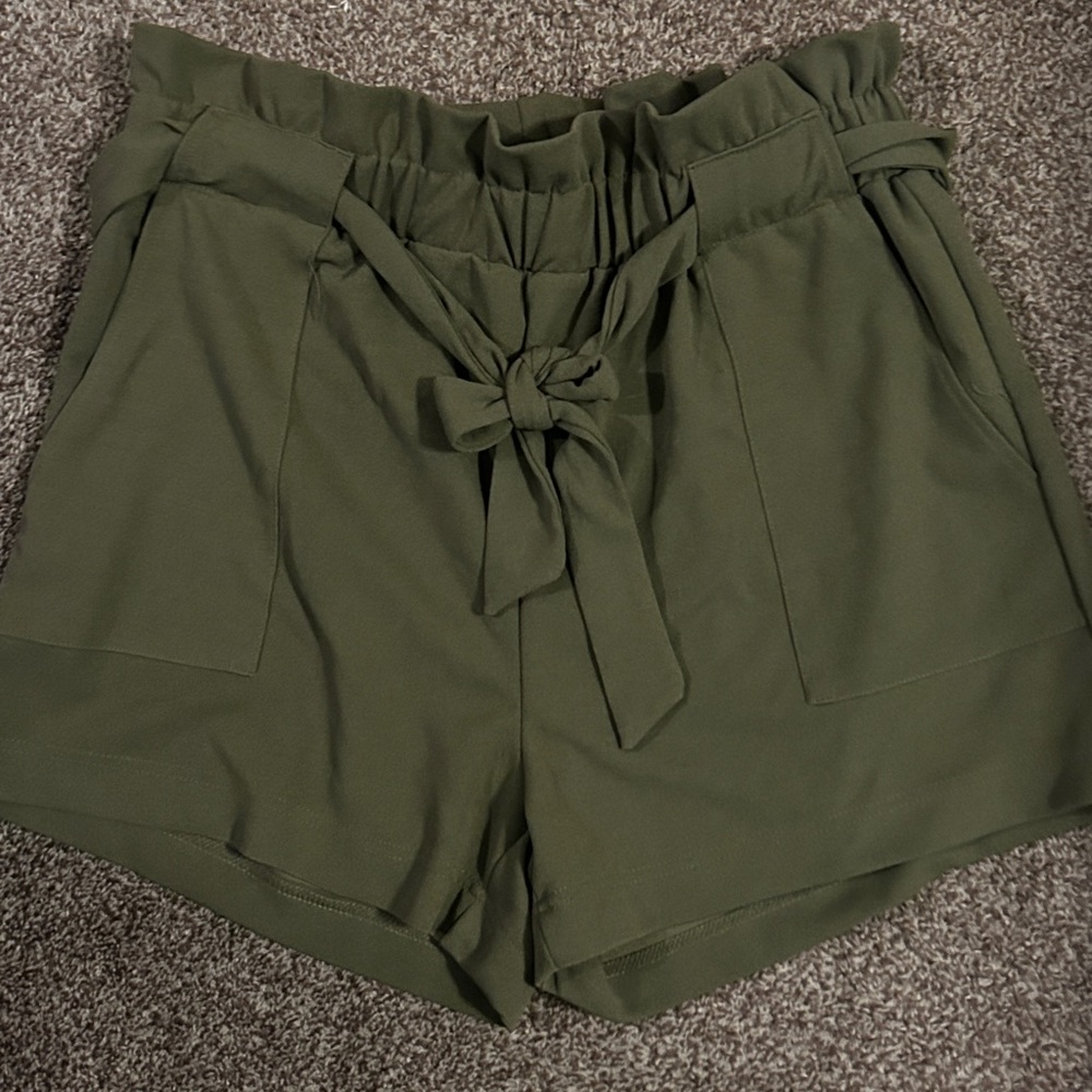 New with tags, paper bag shorts, XL